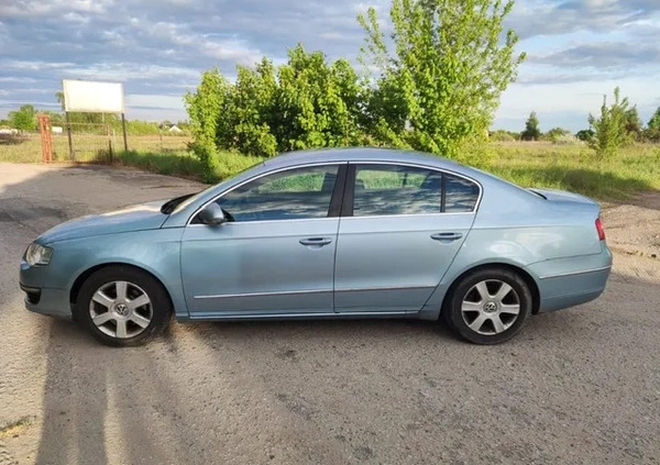 Volkswagen Passat cena 4900 przebieg: 278608, rok produkcji 2005 z Wągrowiec małe 37